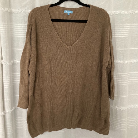 3/$10 SALE Tan Three Quarter Sleeve Lightweight Sweater - Picture 1 of 4